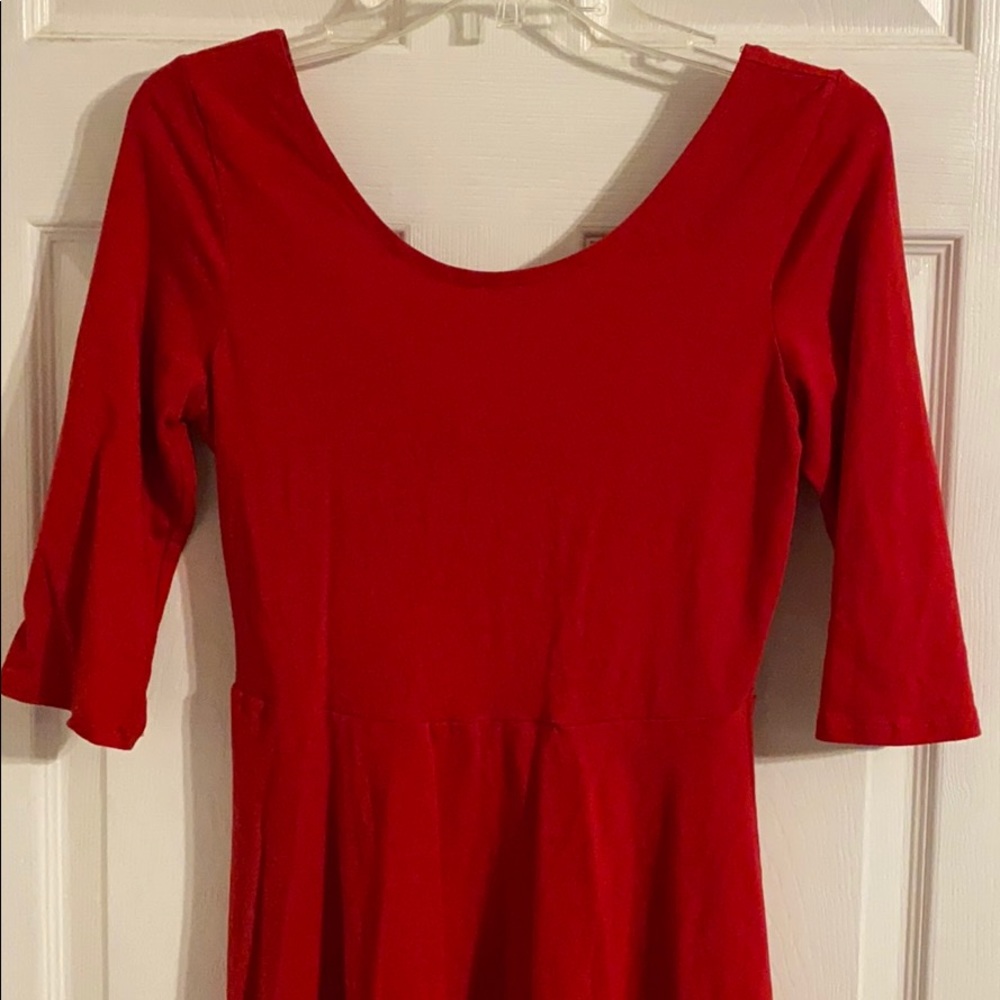 Red dress - Picture 2 of 5